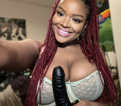 Naakte gelekte OnlyFans-foto van Hell0kittyevie