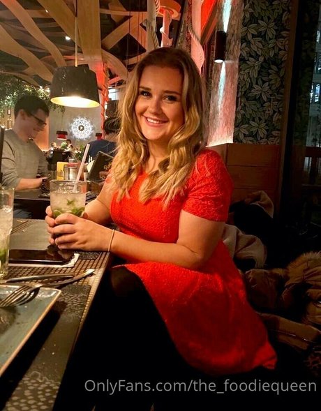 Naakte gelekte OnlyFans-foto van Thefoodiequeen