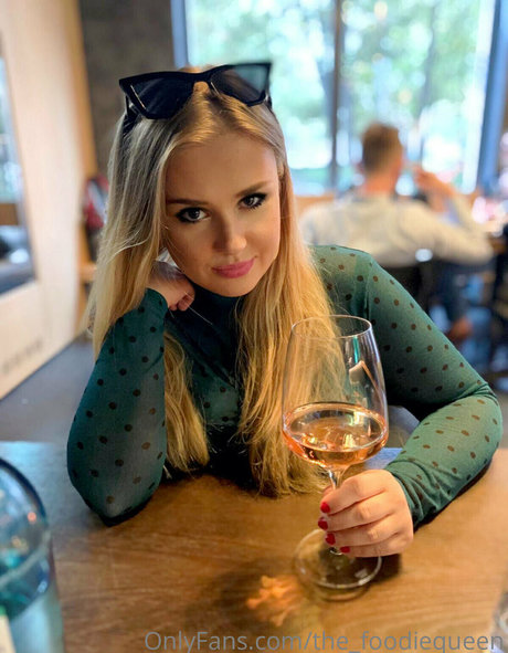 Naakte gelekte OnlyFans-foto van Thefoodiequeen