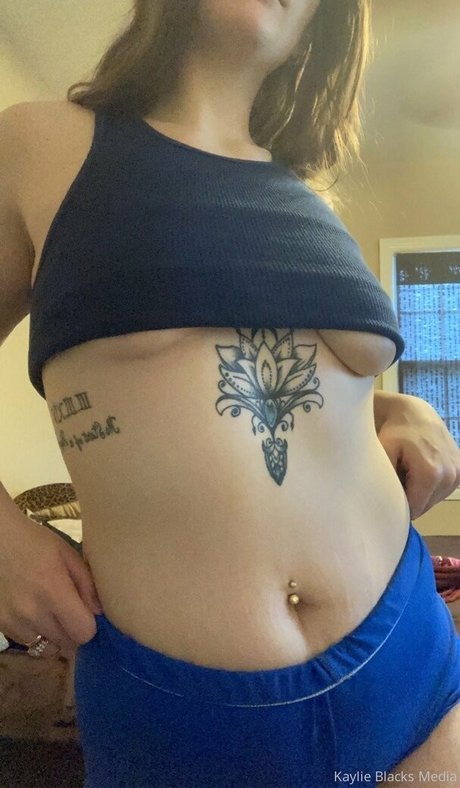 Naakte gelekte OnlyFans-foto van Hotwifekaylieblacks