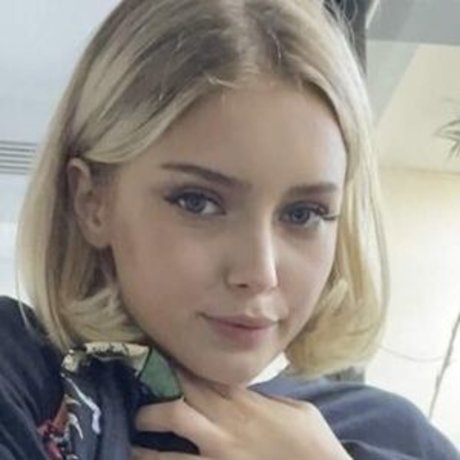 Naakte gelekte OnlyFans-foto van Sunsofi
