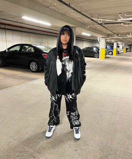 Naakte gelekte OnlyFans-foto van Larissa Cambusano