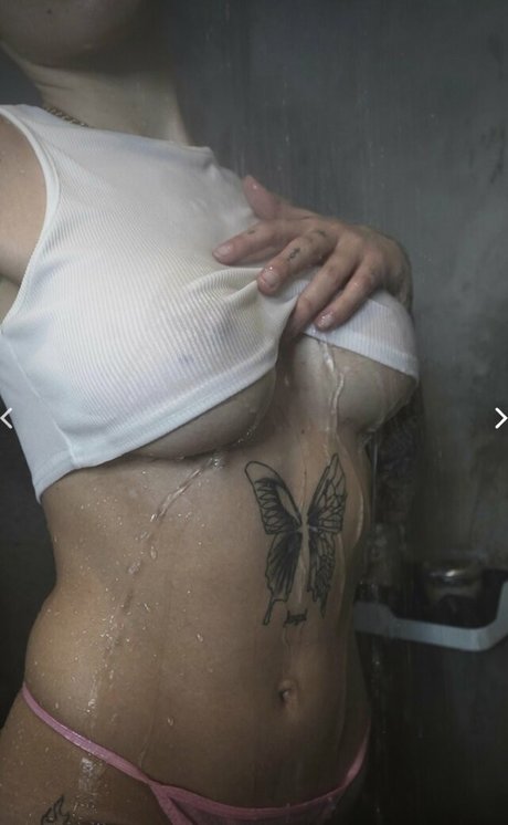 Naakte gelekte OnlyFans-foto van Ydrissia