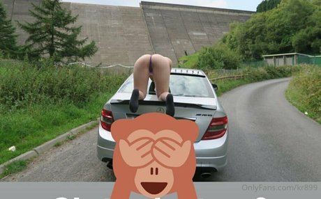 Naakte gelekte OnlyFans-foto van Katy Robertson