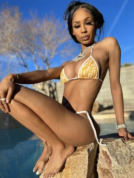 Naakte gelekte OnlyFans-foto van Royalty24kt