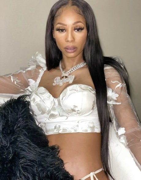 Naakte gelekte OnlyFans-foto van Royalty24kt