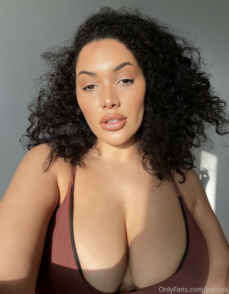 Naakte gelekte OnlyFans-foto van Parisxhk