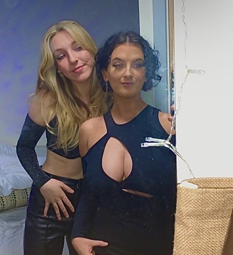 Naakte gelekte OnlyFans-foto van Alice S