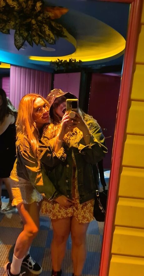 Naakte gelekte OnlyFans-foto van Lily Madison