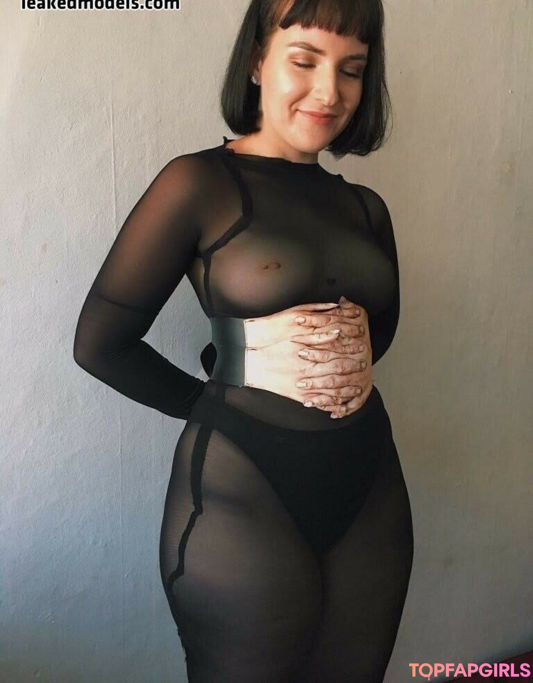 Naakte gelekte OnlyFans-foto van Sadgalbri #28 Naakte gelekte OnlyFans-foto van Sadgalbri #28