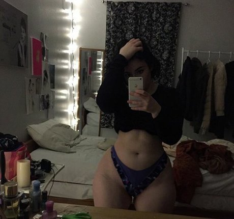 Naakte gelekte OnlyFans-foto van Sadgalbri