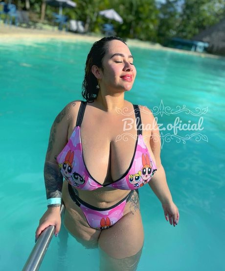Naakte gelekte OnlyFans-foto van Erica Blaalz