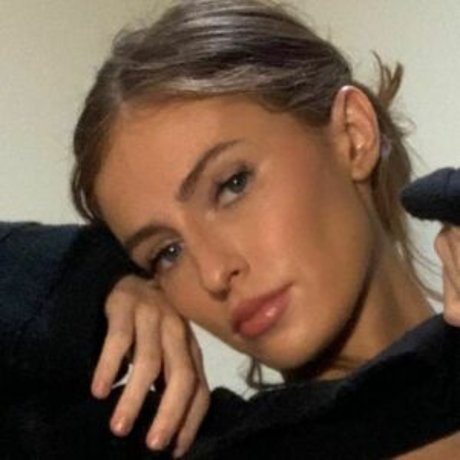 Naakte gelekte OnlyFans-foto van Flgirlonline