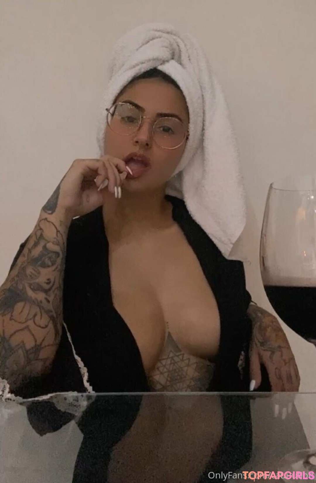 Naakte gelekte OnlyFans-foto van Cauuution #297 Naakte gelekte OnlyFans-foto van Cauuution #297