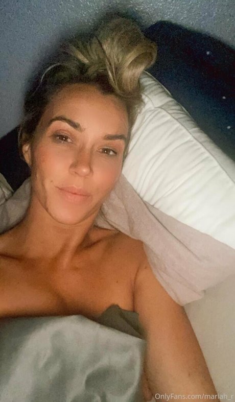 Naakte gelekte OnlyFans-foto van Mariahr