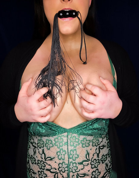 Naakte gelekte OnlyFans-foto van Eiramaroonfree