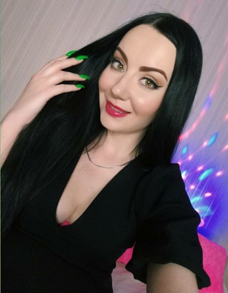 Naakte gelekte OnlyFans-foto van Asmr Kate Lullaby