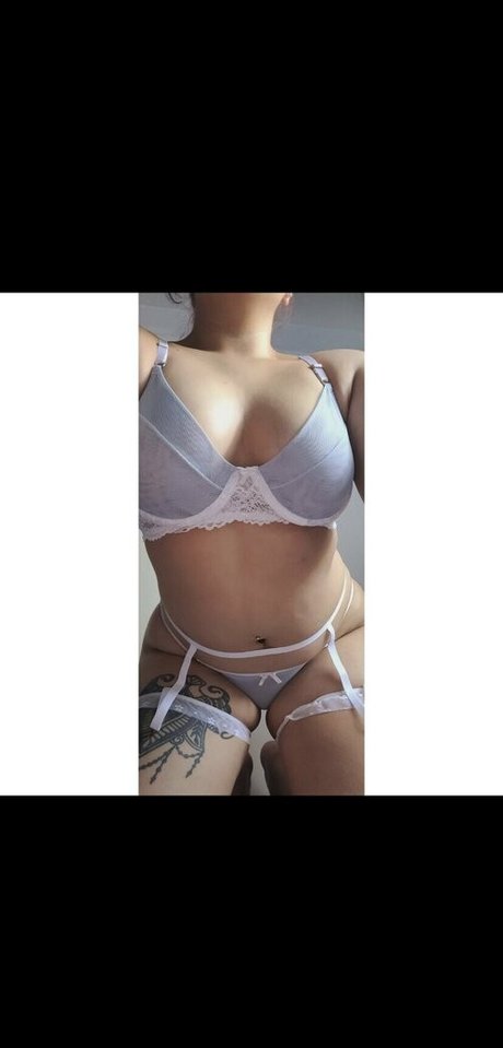 Naakte gelekte OnlyFans-foto van Bustykatsumi