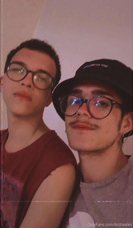 Naakte gelekte OnlyFans-foto van Bcthaales