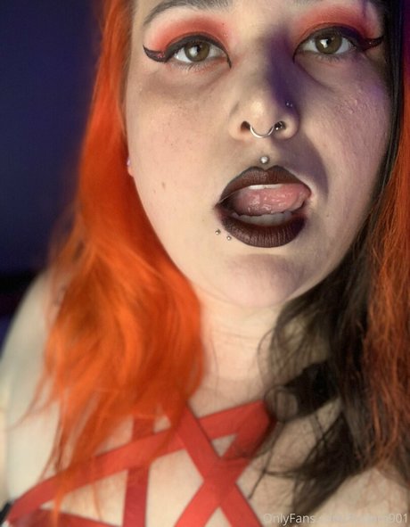 Naakte gelekte OnlyFans-foto van Fatmilkymommafree