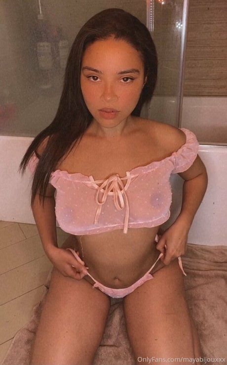 Naakte gelekte OnlyFans-foto van Mayabijouxxx