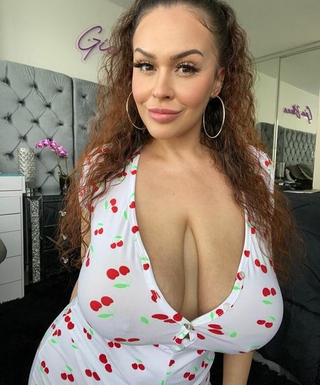 Naakte gelekte OnlyFans-foto van Gia Blaze