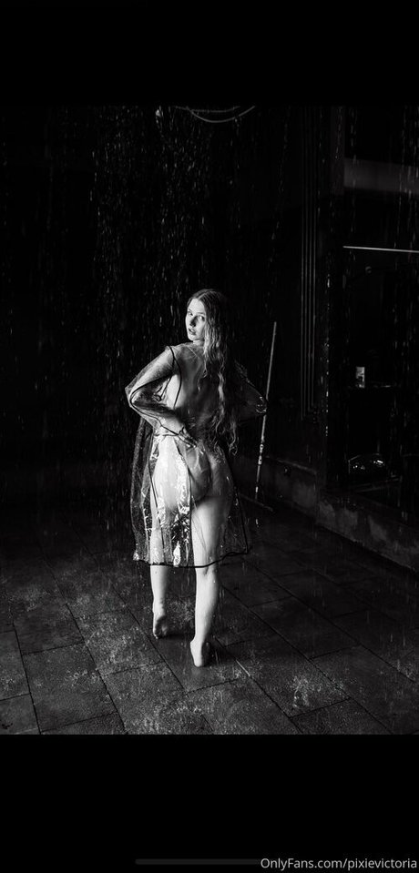 Naakte gelekte OnlyFans-foto van Pixievictoria
