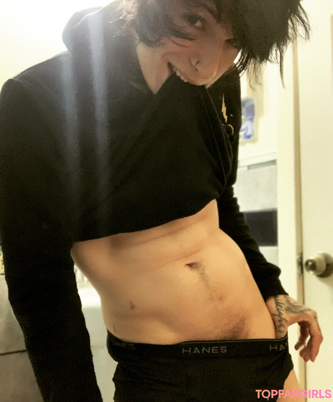 Naakte gelekte OnlyFans-foto van Xxchrissdecemberxx #5 Naakte gelekte OnlyFans-foto van Xxchrissdecemberxx #5