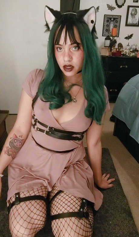 Naakte gelekte OnlyFans-foto van Otterbee