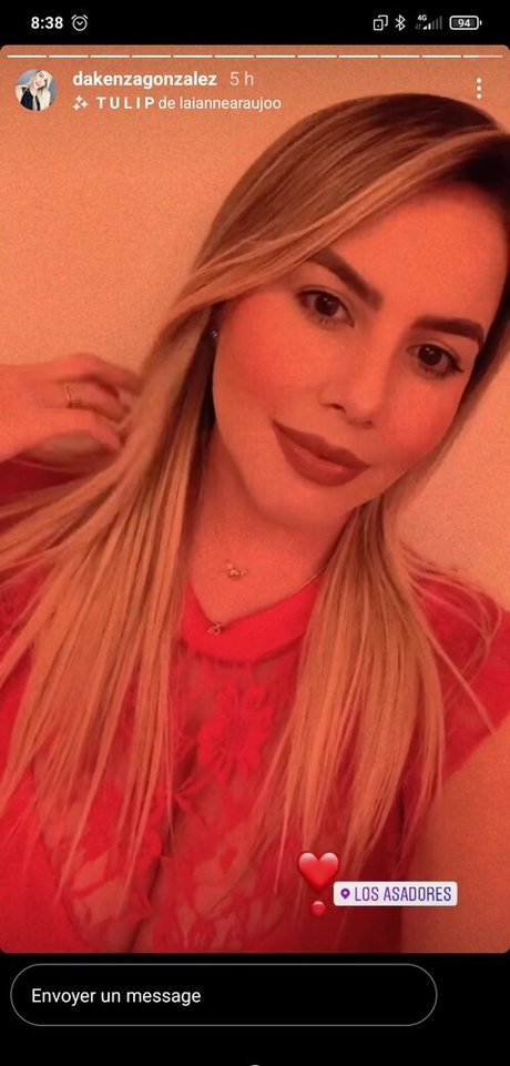 Naakte gelekte OnlyFans-foto van Dakenza Gonzalez
