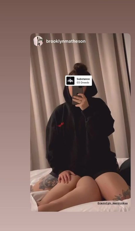 Naakte gelekte OnlyFans-foto van Carolyn Marcinkus