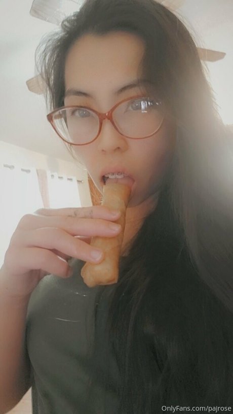 Naakte gelekte OnlyFans-foto van Pajrose