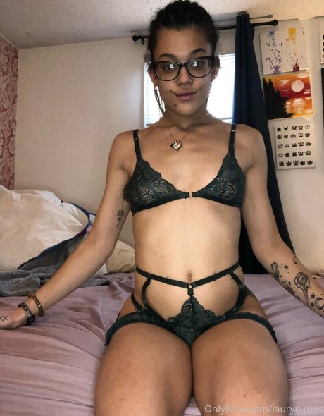 Naakte gelekte OnlyFans-foto van Laurynroes