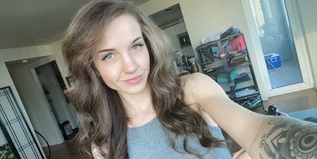 Naakte gelekte OnlyFans-foto van Pnwsage