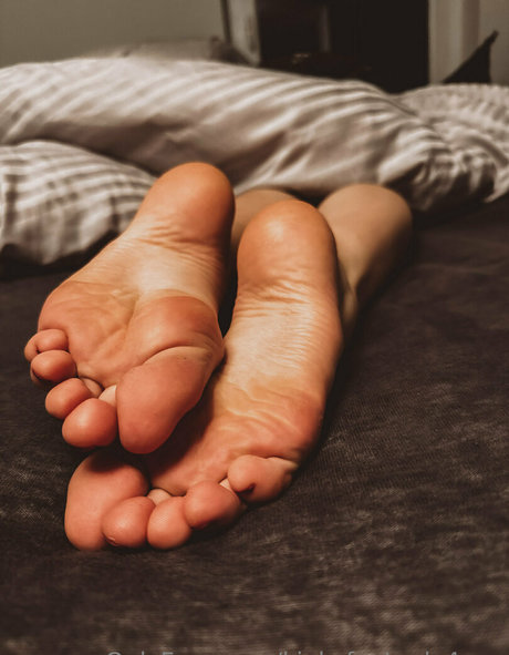 Kinkyfeetonly4you