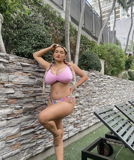Naakte gelekte OnlyFans-foto van Sonali Malhotra