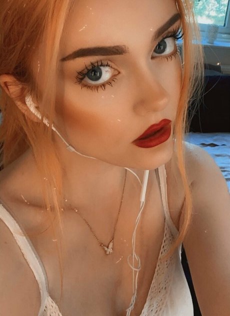 Naakte gelekte OnlyFans-foto van Rebecccamua