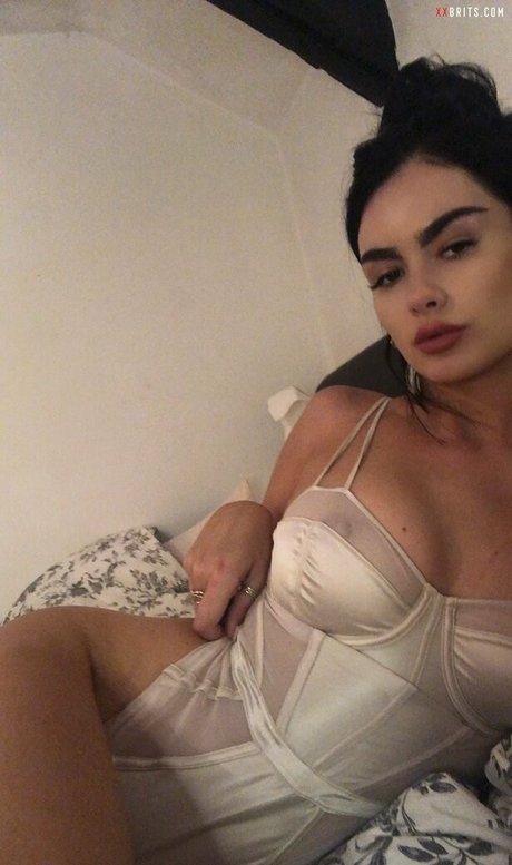 Naakte gelekte OnlyFans-foto van Megtayo