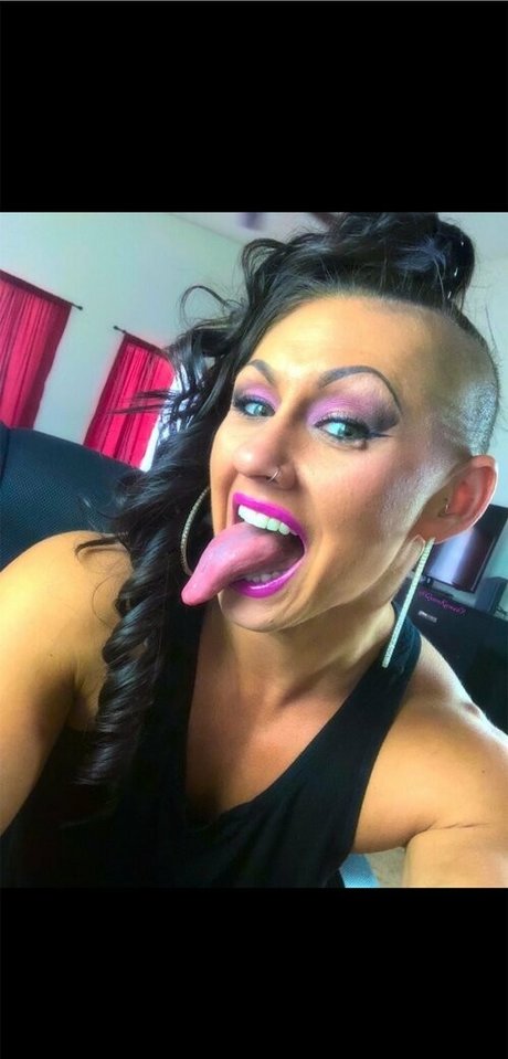 Naakte gelekte OnlyFans-foto van Vegasqueen