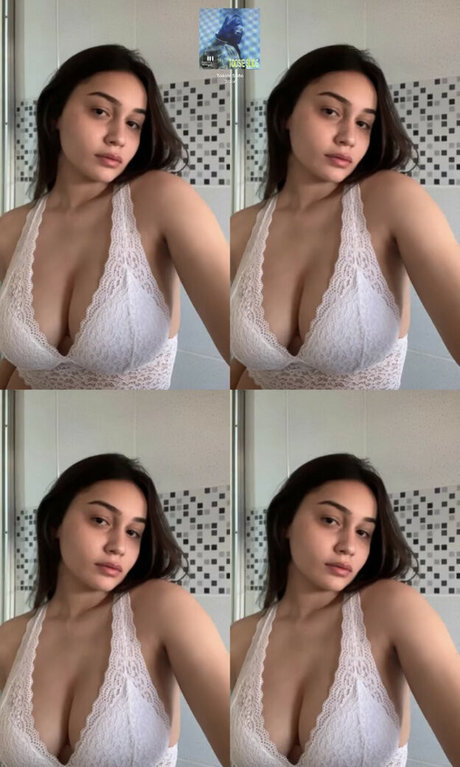 Naakte gelekte OnlyFans-foto van Analaga