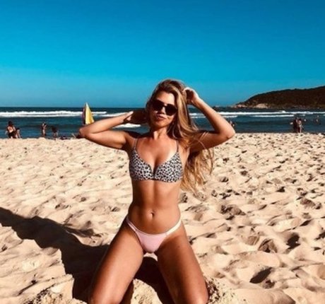 Naakte gelekte OnlyFans-foto van Daianablue