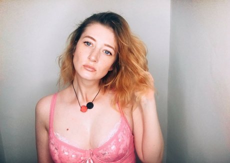 Naakte gelekte OnlyFans-foto van Jane Grey