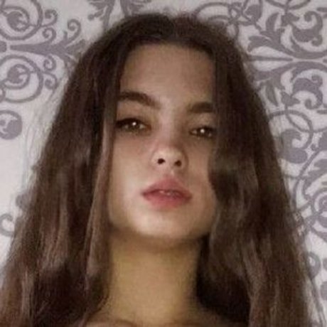 Naakte gelekte OnlyFans-foto van Lerabuns
