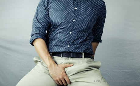 Naakte gelekte OnlyFans-foto van Asianmennow