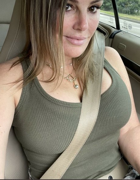 Naakte gelekte OnlyFans-foto van Dysmorphiawb