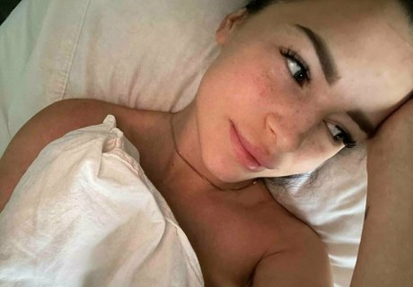 Naakte gelekte OnlyFans-foto van Yourmilamoore
