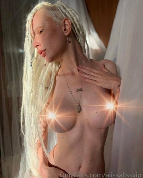 Naakte gelekte OnlyFans-foto van Alissalissvip