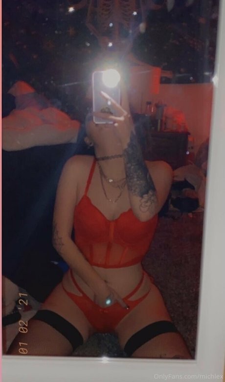 Naakte gelekte OnlyFans-foto van Biggtittygothgirl