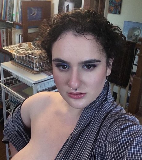 Naakte gelekte OnlyFans-foto van Alida Roos