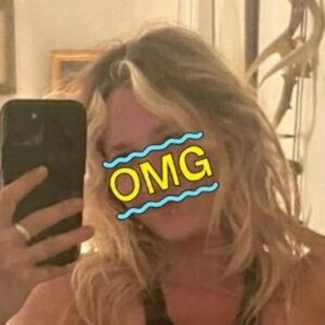Naakte gelekte OnlyFans-foto van Caracagl